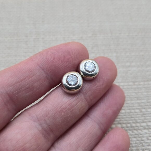 Sterling Silver Unique Round Cubic Zirconia Stud Earrings A5757 - Picture 3 of 7